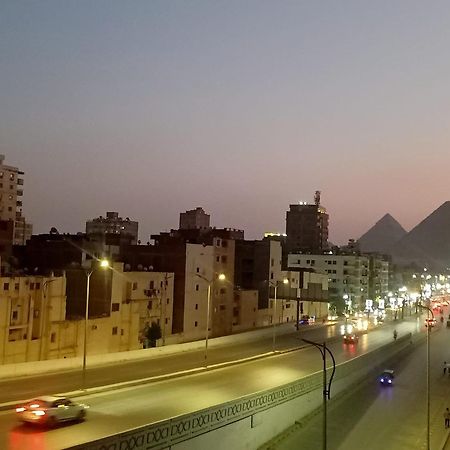 Pyramids Road Guest House Cozy Rooms And Rooftop Breakfast With The Pyramids View Nazlet el-Sîsi Extérieur photo