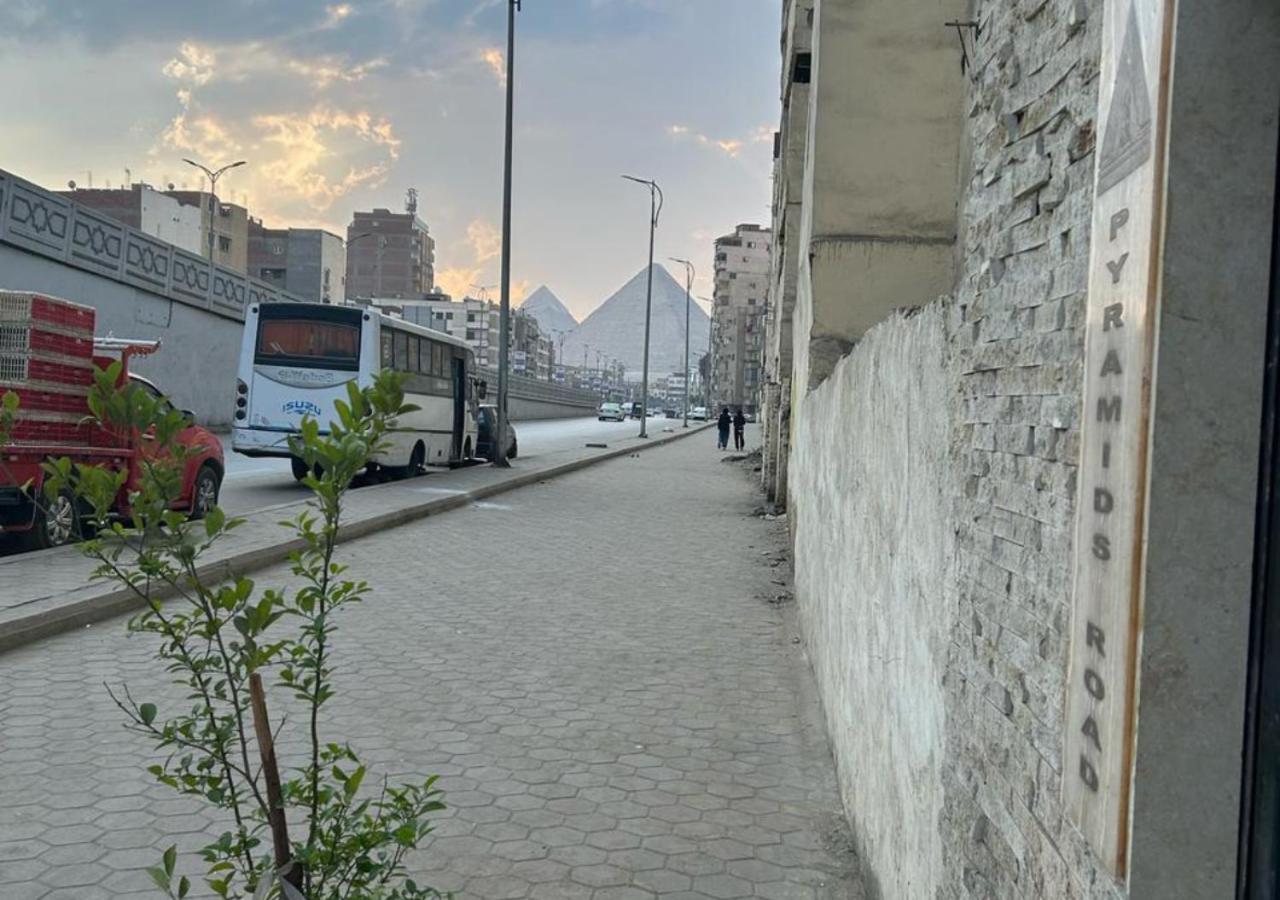 Pyramids Road Guest House Cozy Rooms And Rooftop Breakfast With The Pyramids View Nazlet el-Sîsi Extérieur photo